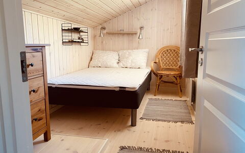 Aleth - 800M from the Sea: Meubles, Sol, Sol, Mur, Bois, Design Intérieur, Chambre, Lit, Pièce, Éclairage