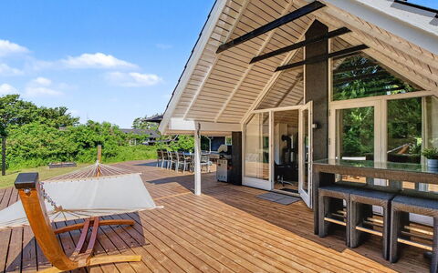 Erle - 830M from the Sea: Bois, Domicile, Toit, Architecture, Chalet, Maison, Porche, Dur, Plate-Forme, Planche