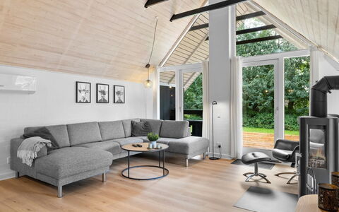 Erle - 830M from the Sea: Sol, Design Intérieur, Meubles, Bois, Sol, Salon, Canapé, Parquet, Domicile, Éclairage