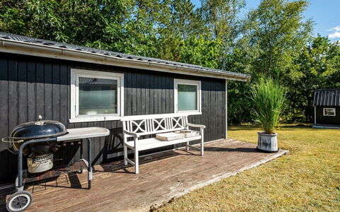 Lillebror - 7Km from the Sea: Chalet, Arrière-Cour, Cour, Batiments Jardin, Cabanon, Siding, Mobilier De Jardin, Cabane En Rondins, Structure En Plein Air, Cabane