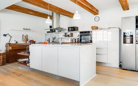 Albine - 150M from the Sea: Cuisine, Meubles, Comptoir, Appareil De Cuisine, Sol, Cabinetry, Design Intérieur, Principaux Appliance, Bois, Sol