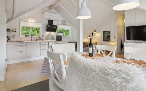 Helke - 30Km from the Sea: Chalet, Arrière-Cour, Cour, Batiments Jardin, Cabanon, Siding, Mobilier De Jardin, Cabane En Rondins, Structure En Plein Air, Cabane