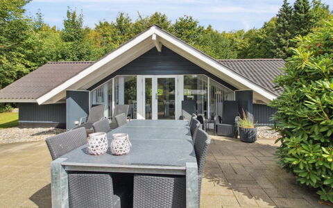 Helke - 30Km from the Sea: Chalet, Arrière-Cour, Cour, Batiments Jardin, Cabanon, Siding, Mobilier De Jardin, Cabane En Rondins, Structure En Plein Air, Cabane