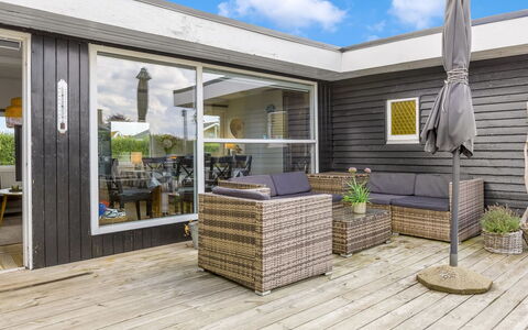 Adia - 500M from the Sea: Meubles, Mobilier De Jardin, Vaisselle, Table, Drinkware, Chaise, Tableau De Plein Air, Aliments, Bouteille
