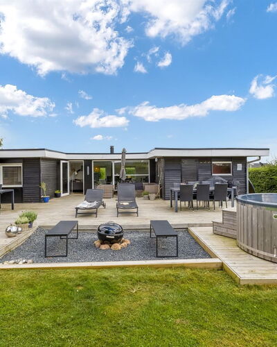 Adia - 500M from the Sea