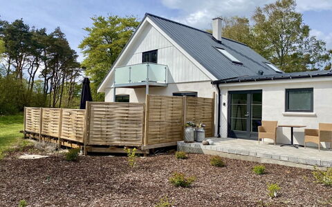 Wolter - 1.7Km from the Sea: Bois, Toit, Domicile, Maison, Chalet, Siding, Lot Terre, Jardin, Cour, Aménagement Paysager
