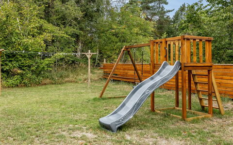 Wolter - 1.7Km from the Sea: Toboggan, Bois, Équipement Extérieur Play, Chute, Terrain De Jeux, Jardin, Dur, Parc, Arrière-Cour