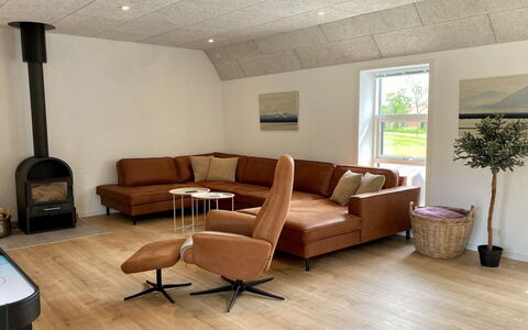 Wolter - 1.7Km from the Sea: Meubles, Sol, Sol, Design Intérieur, Mur, Canapé, Bois, Salon, Parquet, Plafond
