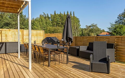 Wolter - 1.7Km from the Sea: Bois, Parquet, Mobilier De Jardin, Meubles, Dur, Plate-Forme, Tache De Bois, Planche, Porche, Sol