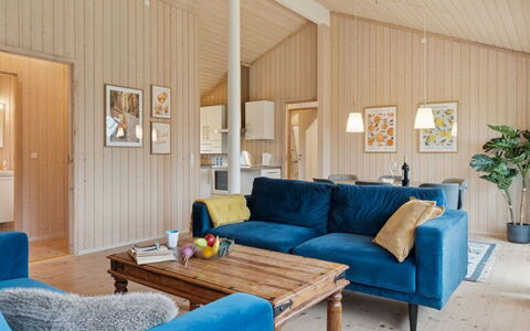 Hawarth - 275M from the Sea: Meubles, Bois, Design Intérieur, Plafond, Pièce, Domicile, Salon, Sol, Canapé