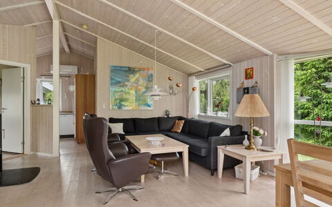 Rikhard - 175M to the Fjord: Bois, Domicile, Sol, Plafond, Sol, Design Intérieur, Parquet, Salon, Porte, Dur