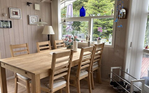 Rikhard - 175M to the Fjord: Bleu, Piscine, Meubles, Mobilier De Jardin, Recours, Chaise, Ombre, Eco Hôtel, Pot De Fleur