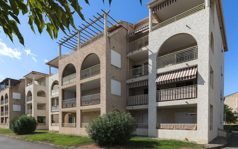Albarella: Bleu, Piscine, Meubles, Mobilier De Jardin, Recours, Chaise, Ombre, Eco Hôtel, Pot De Fleur