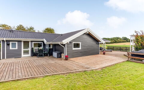 Eisa - 75M from the Sea: Toit, Chalet, Siding, Dur, Planche, Plate-Forme, Batiments Jardin, Porche