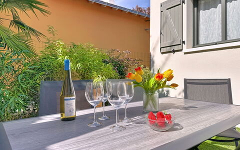 Les Musardises: Rouge, Vaisselle, Serveware, Drinkware, Vaisselle, Aliments
