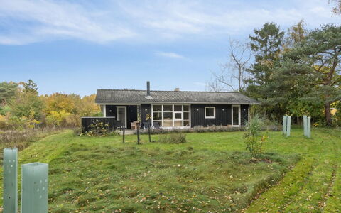 Angelika - 1.3Km from the Sea: Herbe, Bâtiment, Maison, Domicile, Chalet, Arbuste, Toit, Zone Rurale, Lot Terre