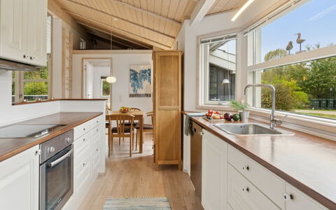 Angelika - 1.3Km from the Sea: Sol, Comptoir, Cuisine, Design Intérieur, Bois, Sol, Plafond, Meubles, Cabinetry, Domicile