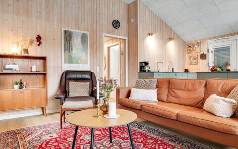 Tole - 2Km from the Sea: Meubles, Mobilier De Jardin, Vaisselle, Table, Drinkware, Chaise, Tableau De Plein Air, Aliments, Bouteille