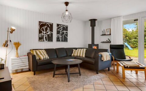 Ilsebet - 30Km from the Sea: Meubles, Design Intérieur, Sol, Canapé, Mur, Sol, Bois, Salon, Plafond, Pièce