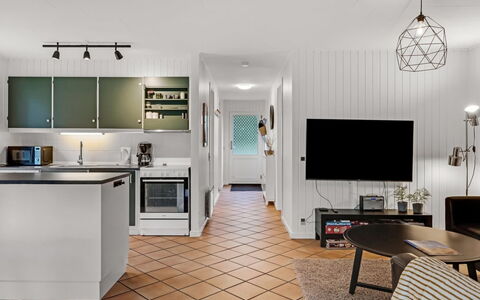 Ilsebet - 30Km from the Sea: Design Intérieur, Sol, Meubles, Plafond, Bois, Cuisine, Sol, Luminaire, Principaux Appliance, Appareil De Cuisine