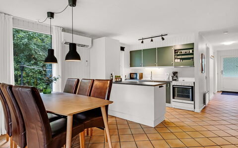 Ilsebet - 30Km from the Sea: Meubles, Design Intérieur, Sol, Luminaire, Cuisine, Sol, Plafond, Bois, Comptoir, Cabinetry