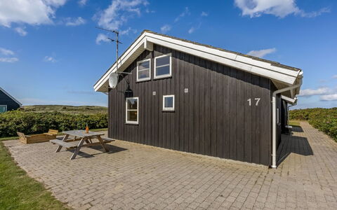 Aiana - 300M from the Sea: Maison, Toit, Domicile, Chalet, Arbuste, Couverture De Sol, Biens, Ferme, Siding, Batiments Jardin