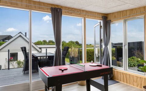 Arnia - 250M from the Sea: Chalet, Arrière-Cour, Cour, Batiments Jardin, Cabanon, Siding, Mobilier De Jardin, Cabane En Rondins, Structure En Plein Air, Cabane