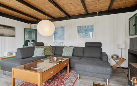 Joon - 100M from the Sea: Meubles, Design Intérieur, Bois, Sol, Sol, Canapé, Plafond, Salon, Parquet, Domicile