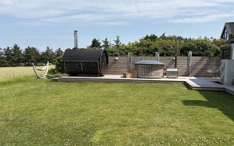Elida - 400M from the Sea: Domicile, Zone Résidentielle, Maison, Chalet, Toit, Lot Terre, Siding, Jardin, Biens, Pelouse