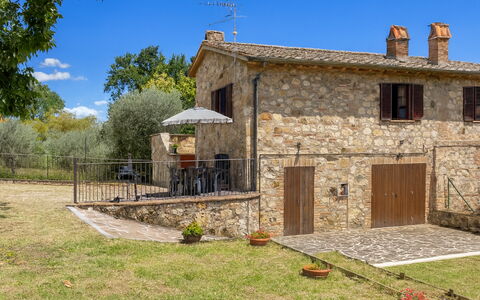 Oliveto Del Cantarello: Chalet, Porte, Ferme, Biens, Mur De Pierre, Village, Brique, Clôture, Arrière-Cour, Villa