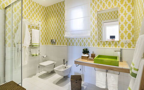 Penthouse: Design Intérieur, Sol, Sol, Jaune, Luminaire Plomberie, Salle De Bains, Tuile, Plomberie, Plafond, Robinet