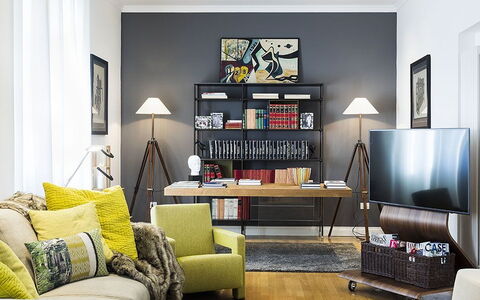 Penthouse: Meubles, Design Intérieur, Mur, Sol, Domicile, Salon, Pièce, Sol, Bibliothèque, Rayonnage
