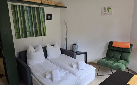 Ferienwohnung Selva: Meubles, Bois, Design Intérieur, Coussin, Sol, Sol, Throw Pillow, Oreiller, Chambre, Lit