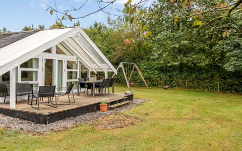 Madita - 30Km from the Sea: Toit, Maison, Domicile, Chalet, Porte, Siding, Plate-Forme, Porche, Planche, Dur