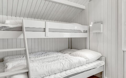Madita - 30Km from the Sea: Bois, Chambre, Sol, Literie, Drap De Lit, Lit, Linge, Plafond, Cadre De Lit, Planche