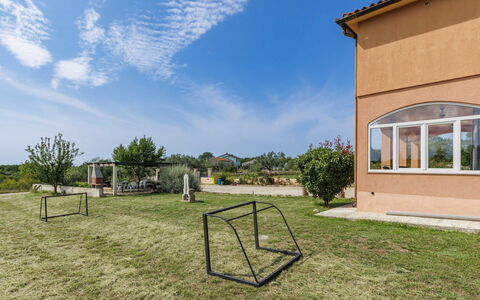 Lidija: Lot Terre, Jardin, Pelouse, Ombre, Aménagement Paysager, Parc, Arrière-Cour