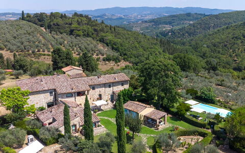 Villa Belchianti: Paysage, Couverture De Sol, Biens, Chalet, Village, Vue Du Ciel, Aménagement Paysager, Ferme, Villa, Photographie Aérienne