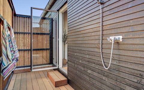 Karitte - 300M from the Sea: Bois, Domicile, Porche, Plate-Forme, Dur, Toit, Tache De Bois, Parquet, Eco Hôtel