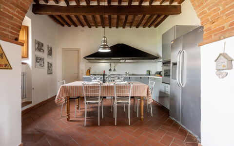 Maria Gabriella Home & Cottage: Meubles, Design Intérieur, Sol, Cuisine, Bois, Plafond, Sol, Comptoir, Appareil De Cuisine, Chaise