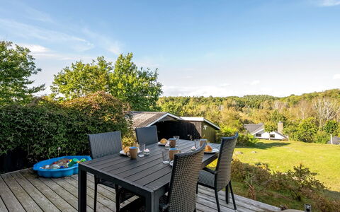 Eggertsine - 1.2Km from the Sea: Bois, Domicile, Porche, Plate-Forme, Dur, Toit, Tache De Bois, Parquet, Eco Hôtel