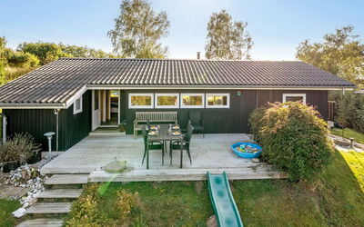 Eggertsine - 1.2Km from the Sea
