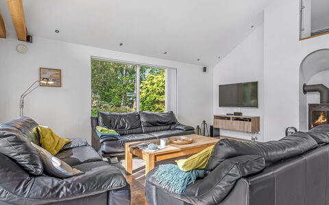 Talitha - 40M from the Sea: Meubles, Bois, Design Intérieur, Canapé, Sol, Salon, Plafond, Sol, Pièce, Domicile