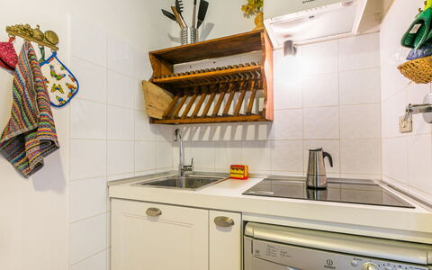 Ridaldi: Principaux Appliance, Bois, Appareil De Cuisine, Cuisine, Design Intérieur, Sol, Pièce, Sol, Meubles, Comptoir