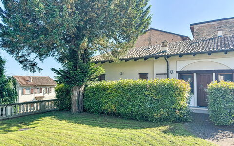 La Rocca: Arbuste, Jardin, Pelouse, Couverture De Sol, Chalet, Ombre, Arrière-Cour, Cour, Aménagement Paysager, Biens