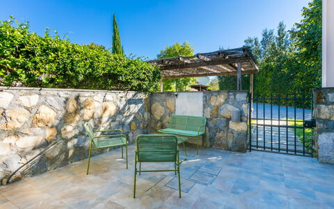 Albachiara: Appartement, Biens, Cour, Pelouse, Aménagement Paysager, Balcon, Villa