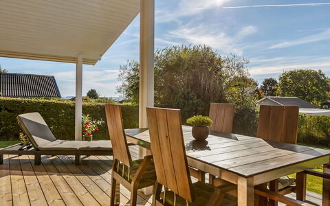 Quanna - 450M from the Sea: Chalet, Arrière-Cour, Cour, Batiments Jardin, Cabanon, Siding, Mobilier De Jardin, Cabane En Rondins, Structure En Plein Air, Cabane