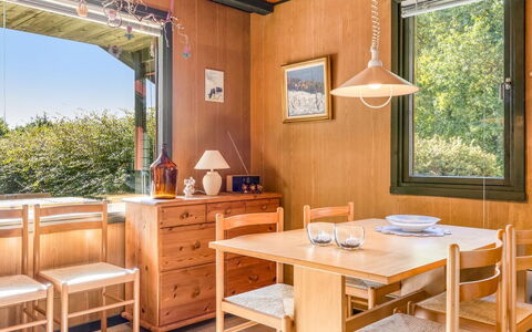 Aron - 30Km from the Sea: Meubles, Design Intérieur, Sol, Bois, Plafond, Sol, Table, Salle À Manger, Luminaire, Chaise
