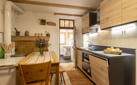 Pozzaglio Mountain Home: Meubles, Bois, Comptoir, Cuisine, Sol, Design Intérieur, Cabinetry, Sol, Plafond, Évier