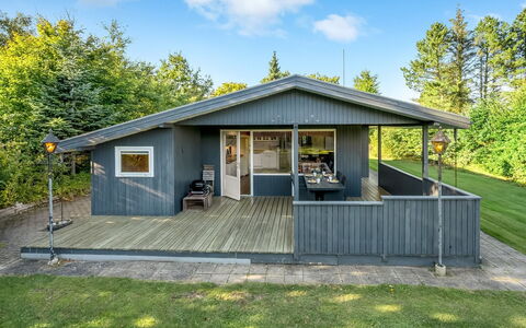 Leani - 150M from the Sea: Herbe, Prairie, Lot Terre, Chalet, Zone Rurale, Prairie, Batiments Jardin, Jardin, Cabanon