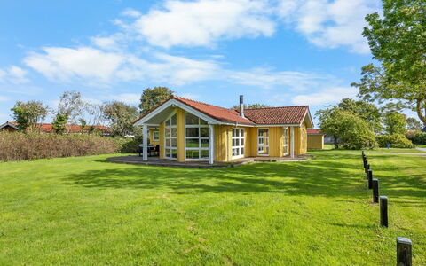 Solja - 85M from the Sea: Herbe, Prairie, Lot Terre, Chalet, Zone Rurale, Prairie, Batiments Jardin, Jardin, Cabanon